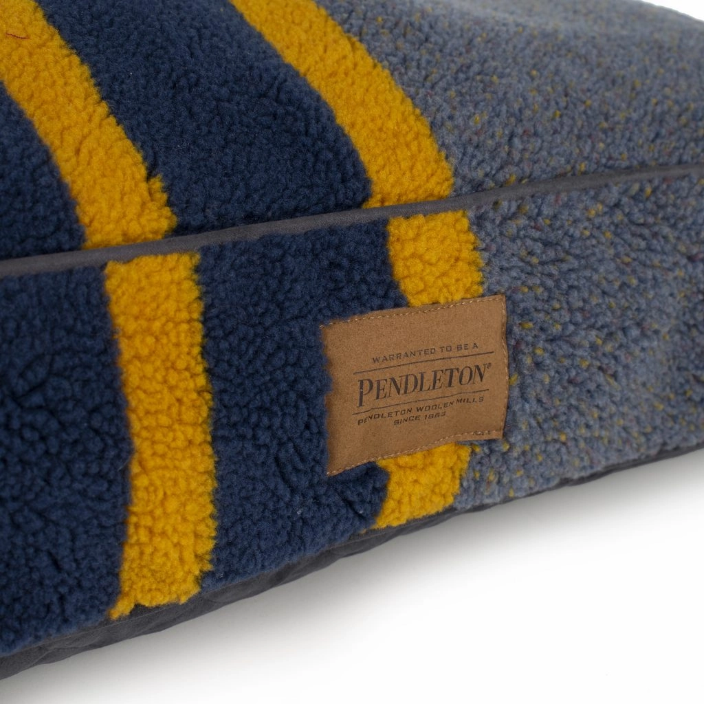 Pendleton Napper Dog Bed Vintage Camp Lake