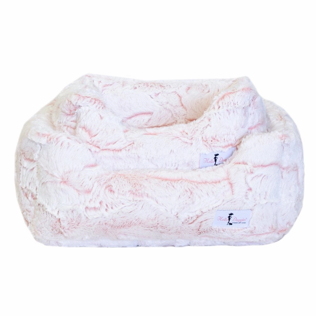 Whisper Dog Bed Peach